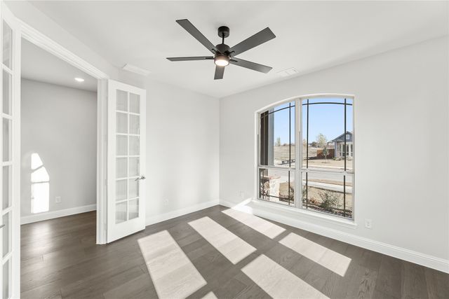 8 Grouse Circle, Sanger, TX 76266