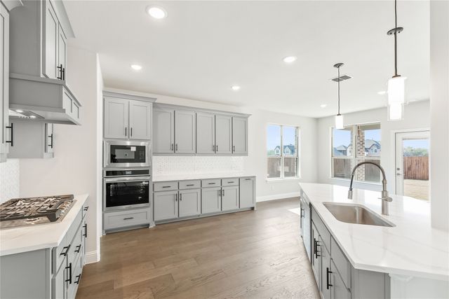 8 Grouse Circle, Sanger, TX 76266