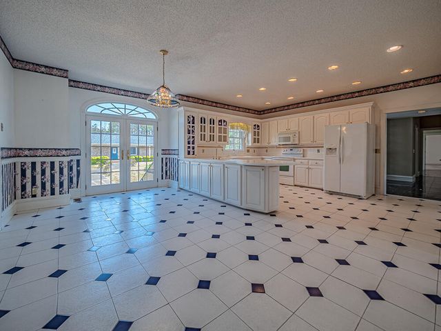 2219 Kings Mountain Drive, Dalzell, SC 29040
