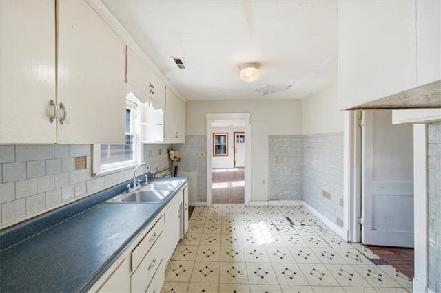 7607 Pennsylvania Avenue, Kansas City, MO 64114