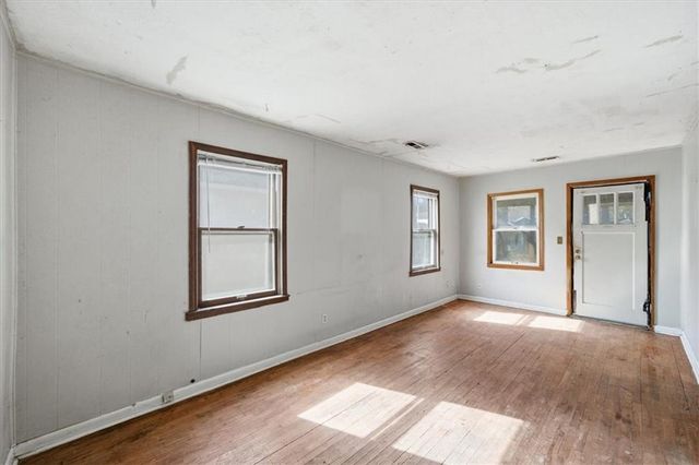 7607 Pennsylvania Avenue, Kansas City, MO 64114