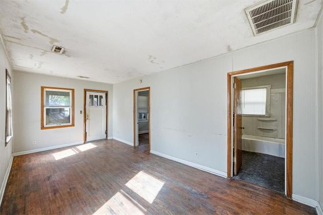 7607 Pennsylvania Avenue, Kansas City, MO 64114