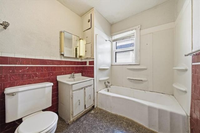 7607 Pennsylvania Avenue, Kansas City, MO 64114