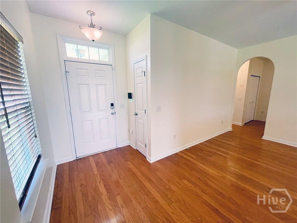 Image 7 of property listing at 50 Blue Oak Drive, Richmond Hill, GA 31324