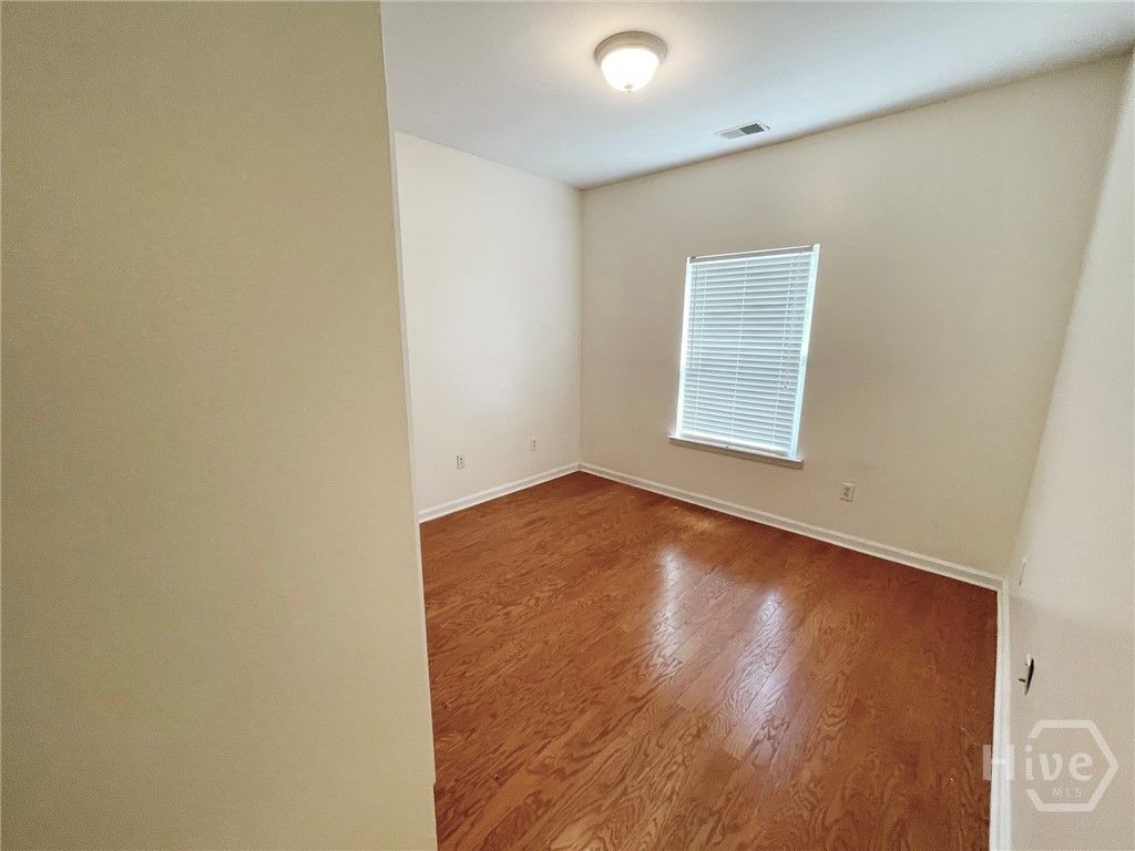 Image 9 of property listing at 50 Blue Oak Drive, Richmond Hill, GA 31324