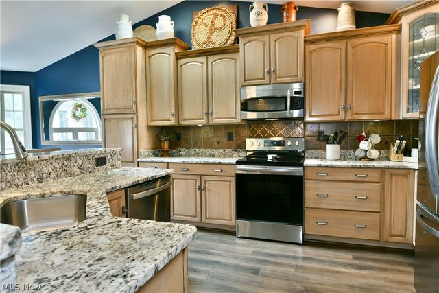 1458 Birch Run Drive NE, Warren, OH 44483