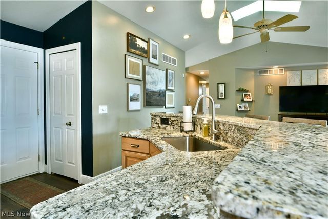 1458 Birch Run Drive NE, Warren, OH 44483
