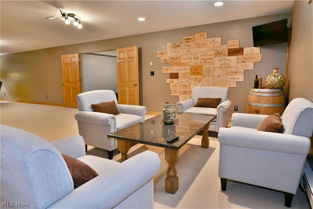 1458 Birch Run Drive NE, Warren, OH 44483