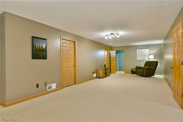 1458 Birch Run Drive NE, Warren, OH 44483