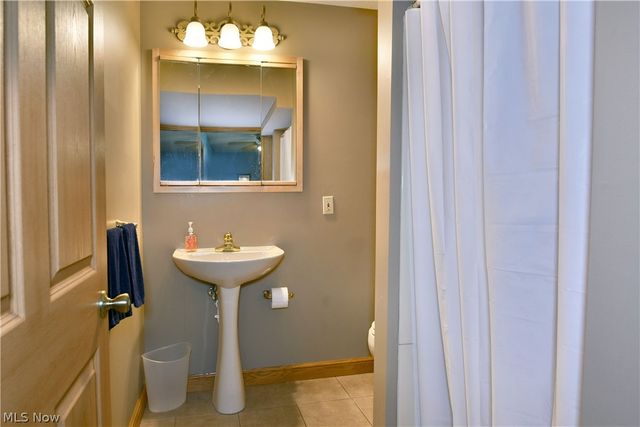 1458 Birch Run Drive NE, Warren, OH 44483