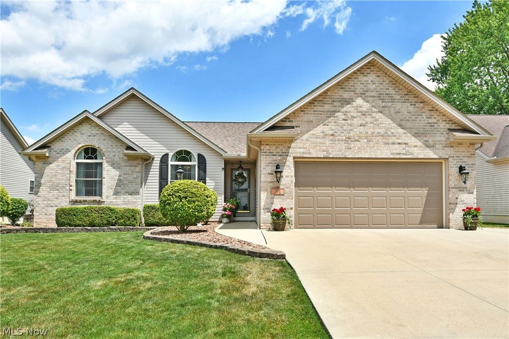 1458 Birch Run Drive NE, Warren, OH 44483