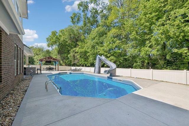 1413 Burrows Ave, Murfreesboro, TN 37129