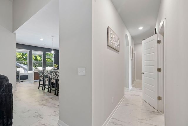 1413 Burrows Ave, Murfreesboro, TN 37129