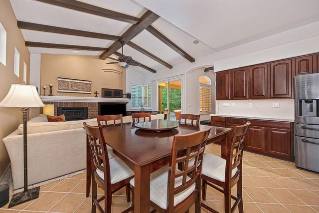 9421 Lakepoint Dr, Elk Grove, CA 95758