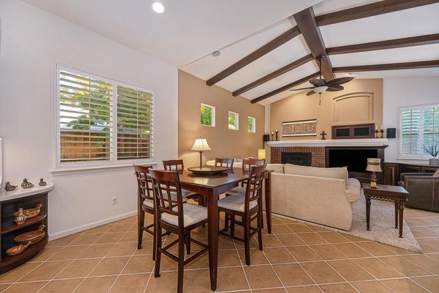 9421 Lakepoint Dr, Elk Grove, CA 95758