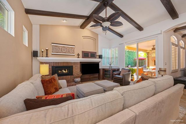 9421 Lakepoint Dr, Elk Grove, CA 95758