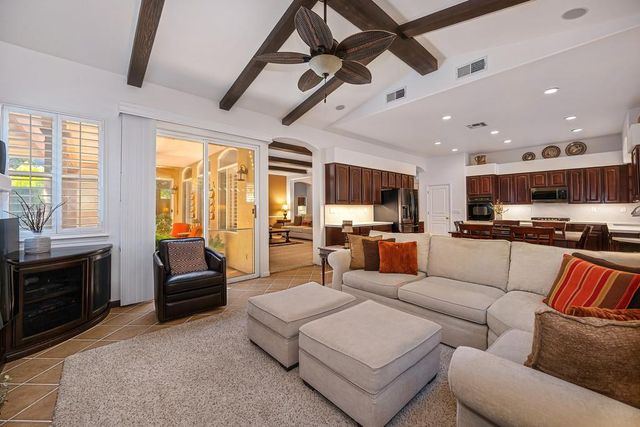 9421 Lakepoint Dr, Elk Grove, CA 95758