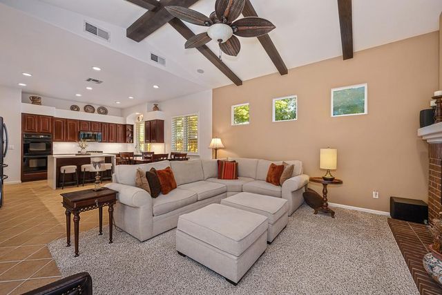 9421 Lakepoint Dr, Elk Grove, CA 95758