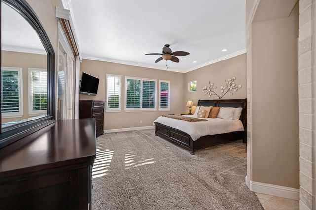 9421 Lakepoint Dr, Elk Grove, CA 95758