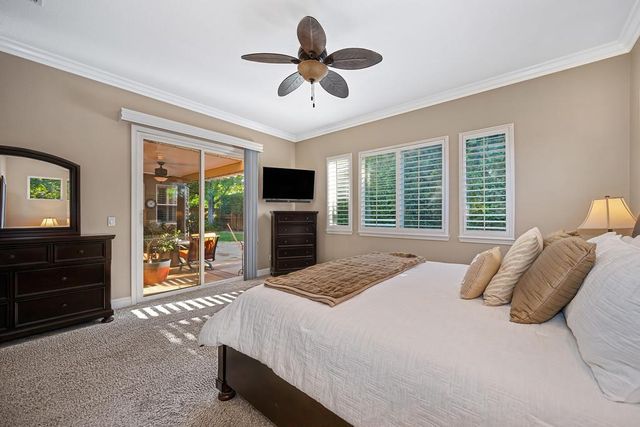 9421 Lakepoint Dr, Elk Grove, CA 95758