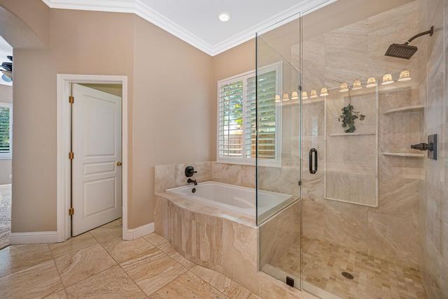 9421 Lakepoint Dr, Elk Grove, CA 95758