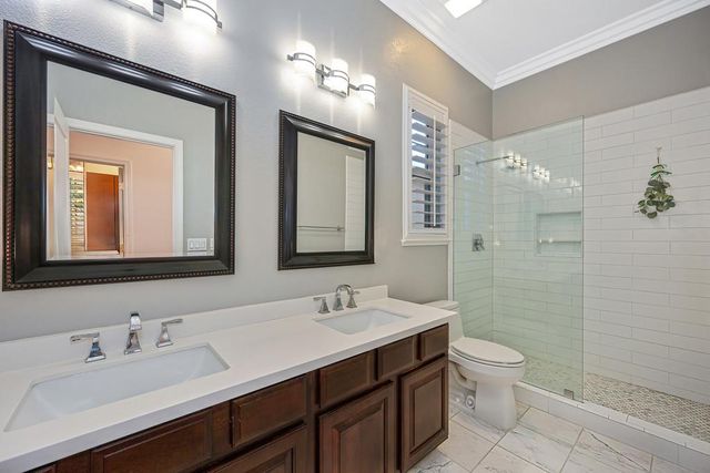 9421 Lakepoint Dr, Elk Grove, CA 95758