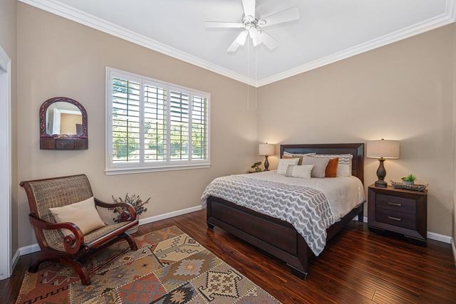 9421 Lakepoint Dr, Elk Grove, CA 95758