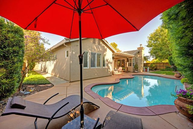 9421 Lakepoint Dr, Elk Grove, CA 95758