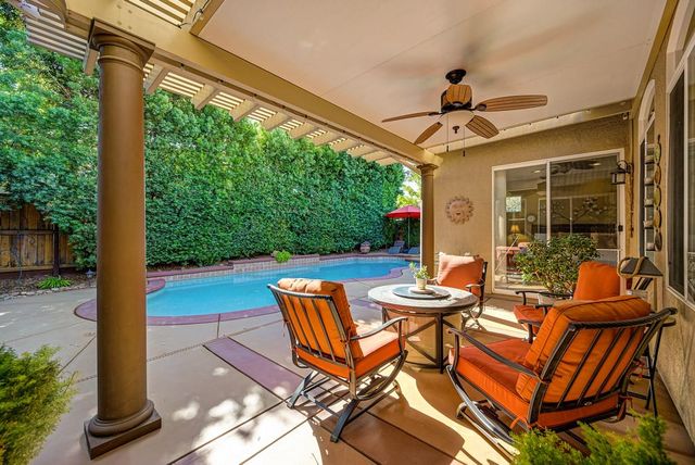 9421 Lakepoint Dr, Elk Grove, CA 95758