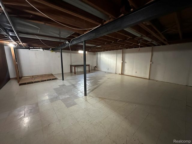 3217 Barton Drive, Sterling Heights, MI 48310