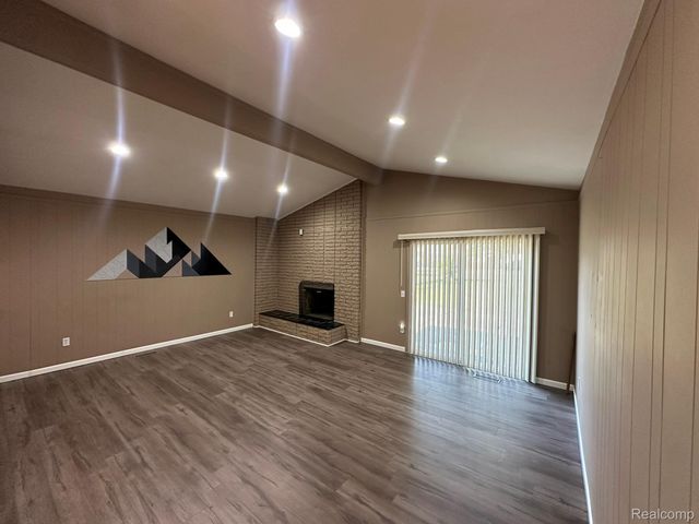 3217 Barton Drive, Sterling Heights, MI 48310