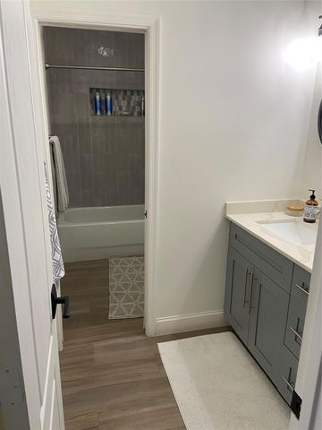 20439 NW 9th Ct, Miami, FL 33169