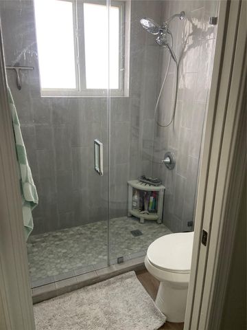 20439 NW 9th Ct, Miami, FL 33169