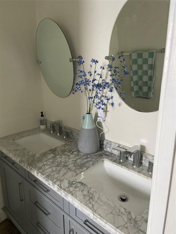 20439 NW 9th Ct, Miami, FL 33169