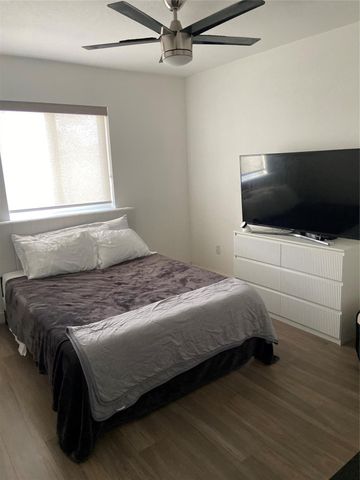 20439 NW 9th Ct, Miami, FL 33169