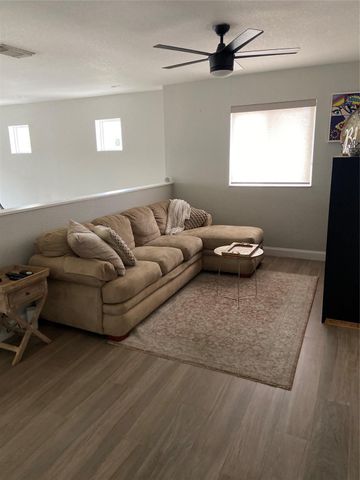 20439 NW 9th Ct, Miami, FL 33169