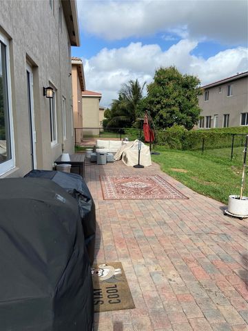 20439 NW 9th Ct, Miami, FL 33169