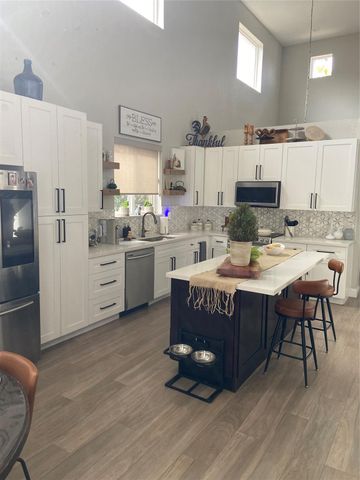 20439 NW 9th Ct, Miami, FL 33169