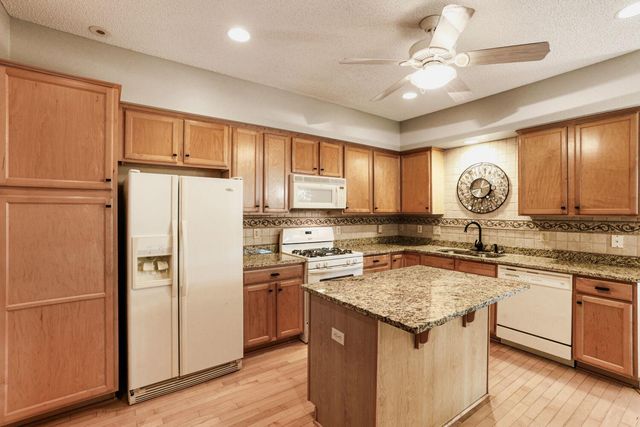 14024 54th Avenue N 3, Plymouth, MN 55446