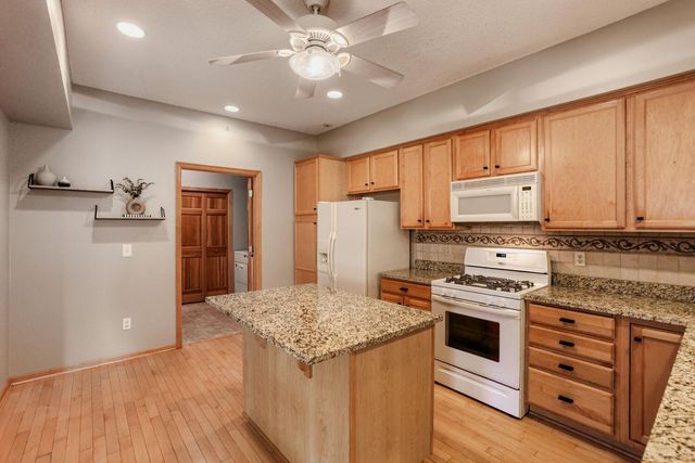 14024 54th Avenue N 3, Plymouth, MN 55446