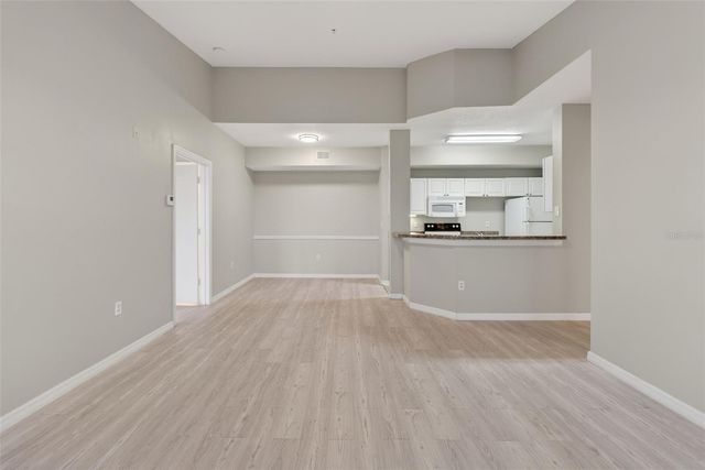 5572 METROWEST BOULEVARD 304, Orlando, FL 32811