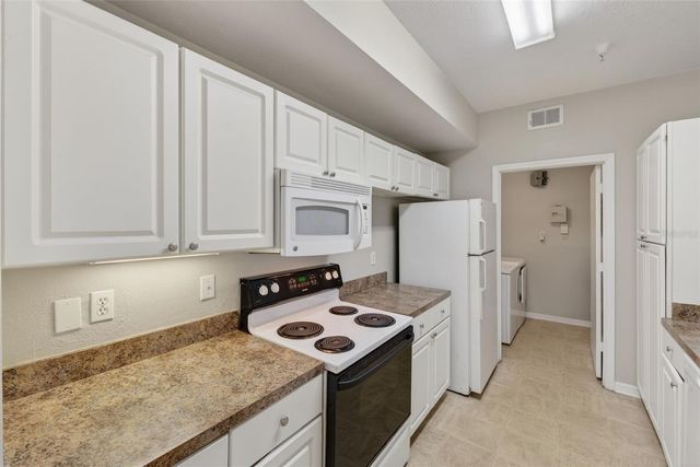 5572 METROWEST BOULEVARD 304, Orlando, FL 32811