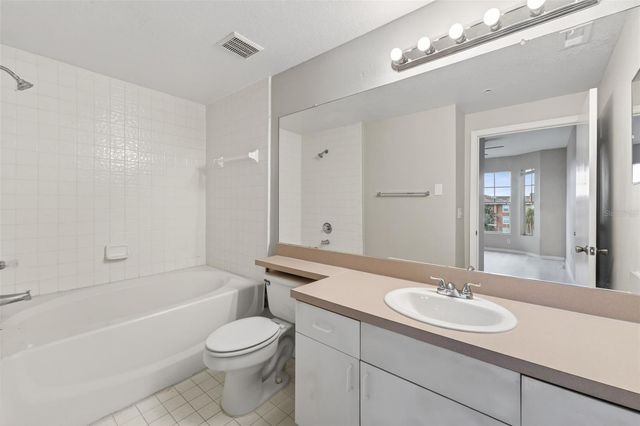 5572 METROWEST BOULEVARD 304, Orlando, FL 32811