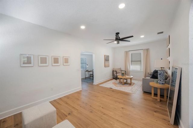 1110 36TH AVENUE N, St Petersburg, FL 33704
