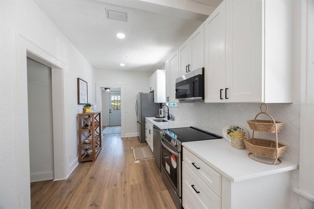 1110 36TH AVENUE N, St Petersburg, FL 33704