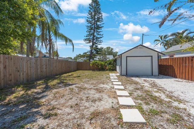 1110 36TH AVENUE N, St Petersburg, FL 33704