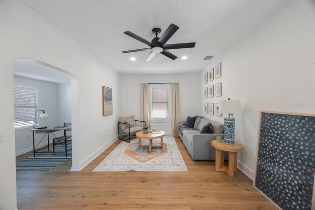 1110 36TH AVENUE N, St Petersburg, FL 33704