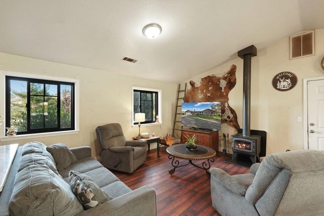 7505 Baldwin St, Valley Springs, CA 95252