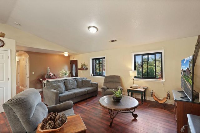 7505 Baldwin St, Valley Springs, CA 95252