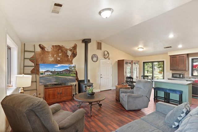 7505 Baldwin St, Valley Springs, CA 95252